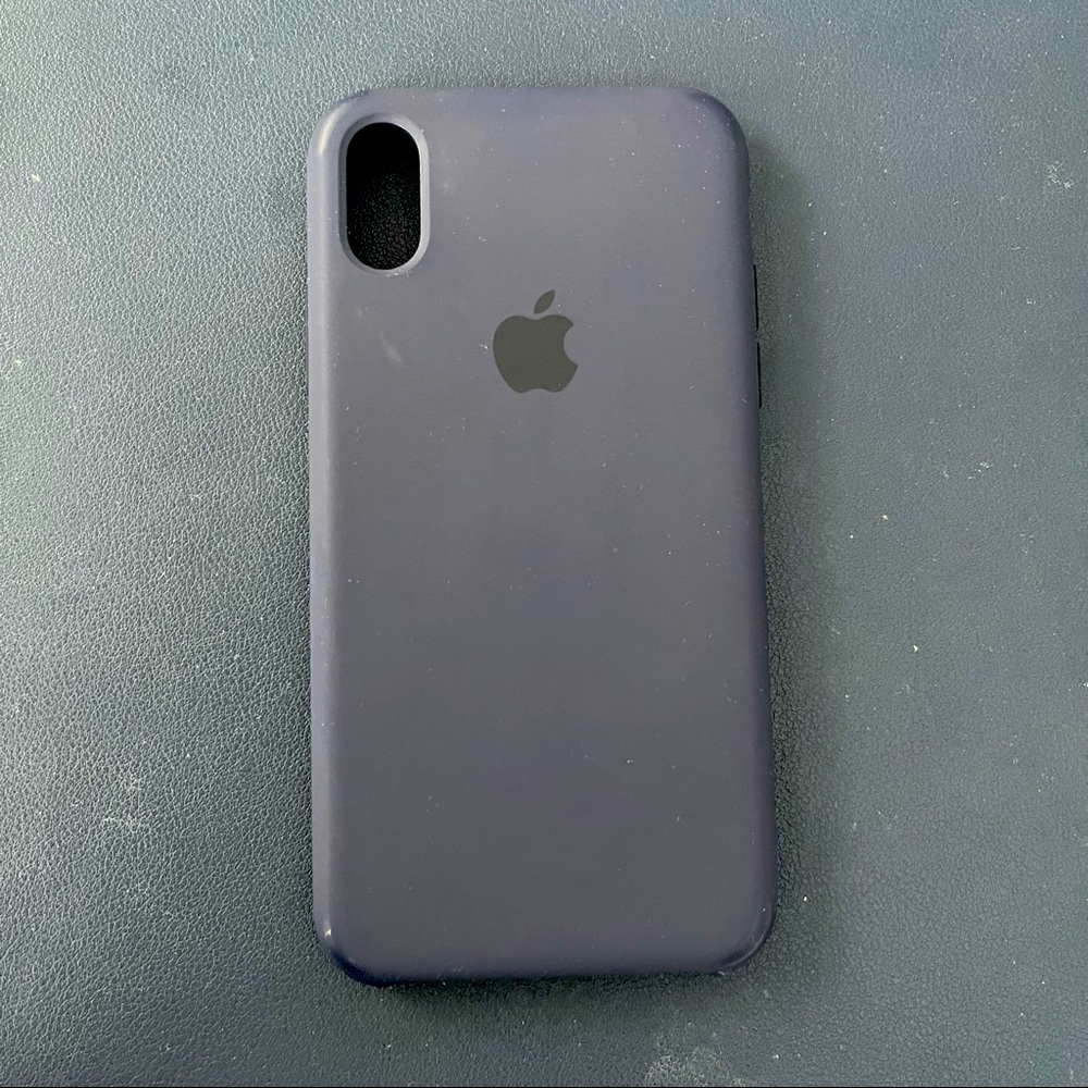 APPLE IPHONE X/XS NAVY SILICONE CASE (pre-owned)